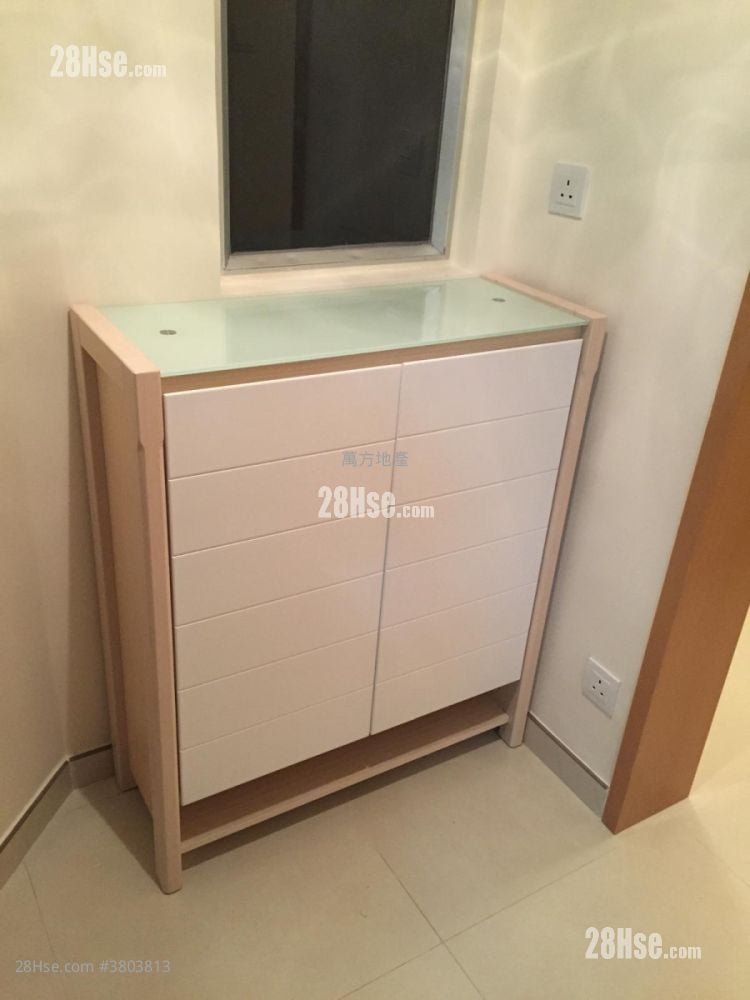 Yue Tin Court Sell 2 Bedrooms , 1 Bathroom 483 ft²
