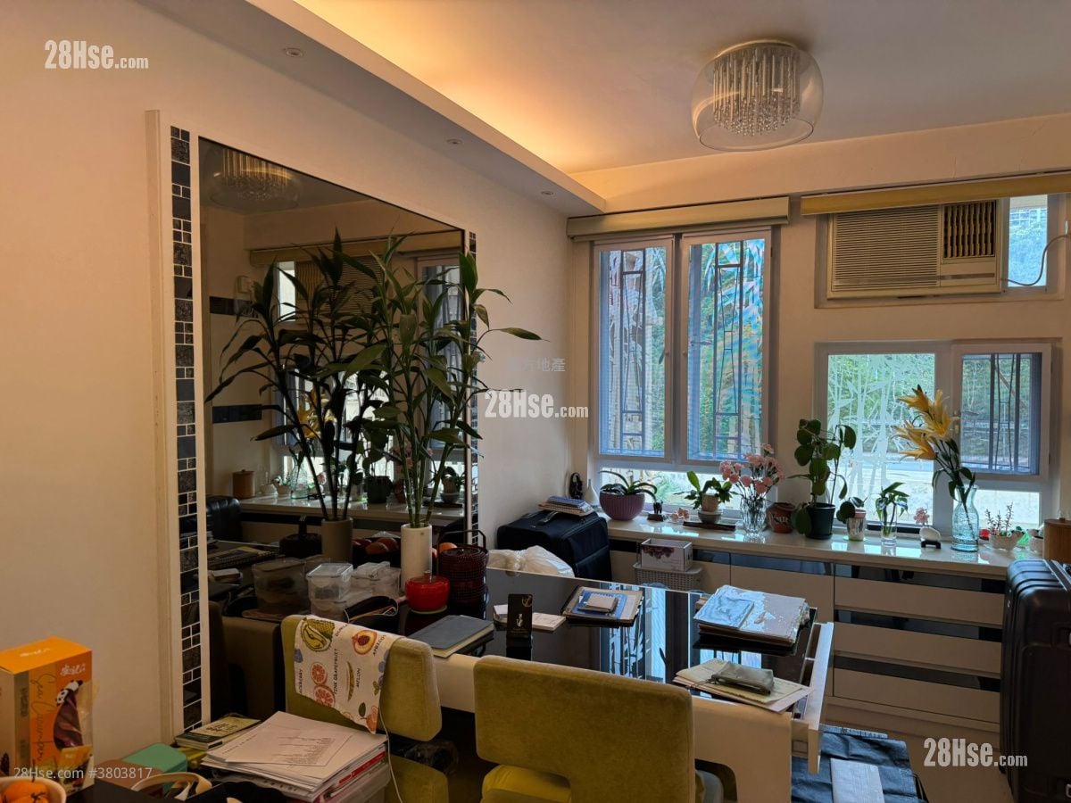 Yue Tin Court Sell 3 Bedrooms , 1 Bathroom 568 ft²