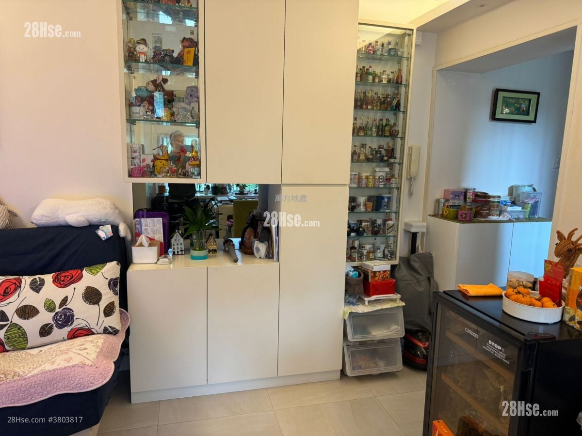 Yue Tin Court Sell 3 Bedrooms , 1 Bathroom 568 ft²