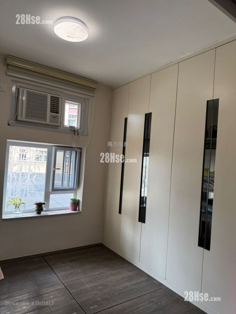 Yue Tin Court Sell 3 Bedrooms , 1 Bathroom 568 ft²