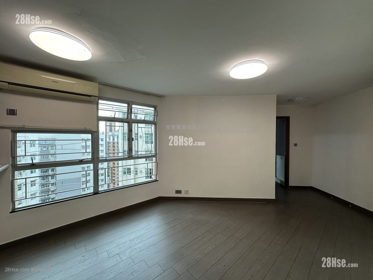 Cascades Sell 2 Bedrooms , 1 Bathroom 539 ft²