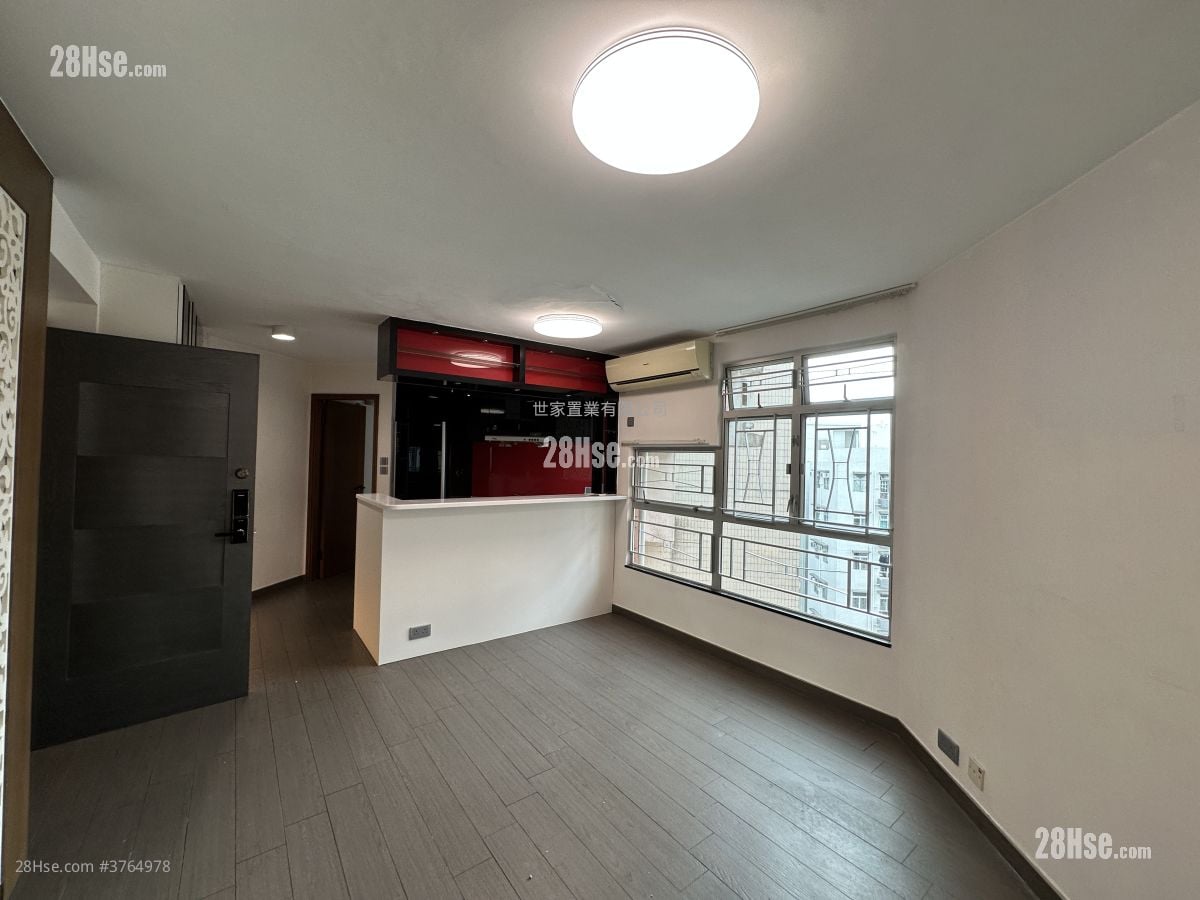 Cascades Sell 2 Bedrooms , 1 Bathroom 539 ft²