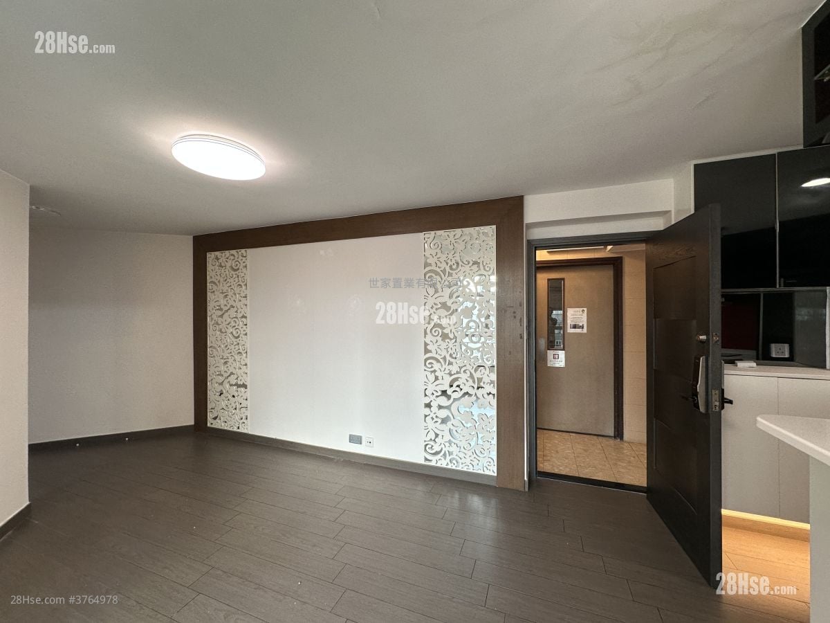 Cascades Sell 2 Bedrooms , 1 Bathroom 539 ft²