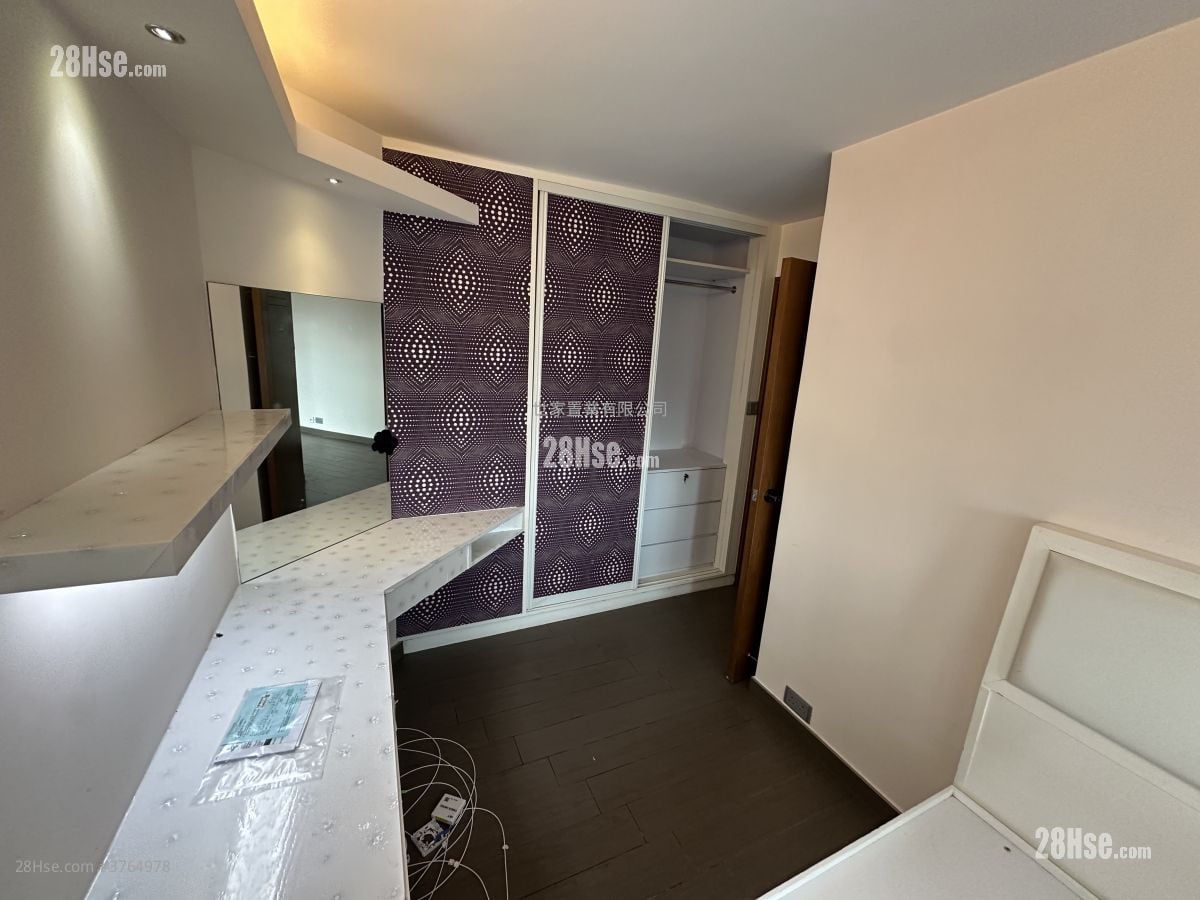 Cascades Sell 2 Bedrooms , 1 Bathroom 539 ft²