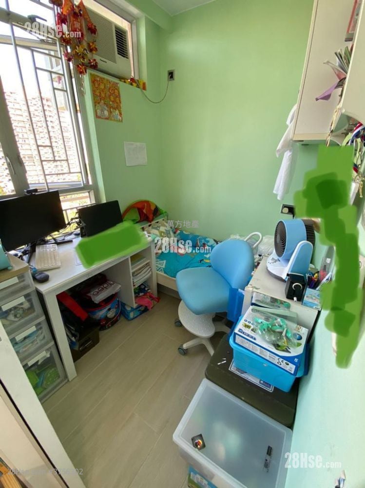 Ka Shun Court Sell 3 Bedrooms , 1 Bathroom 445 ft²