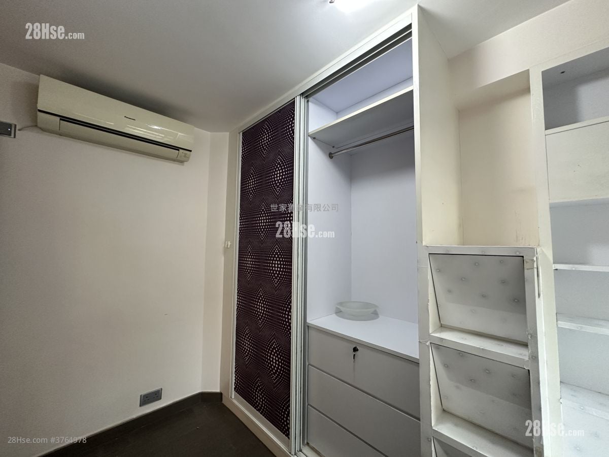 Cascades Sell 2 Bedrooms , 1 Bathroom 539 ft²