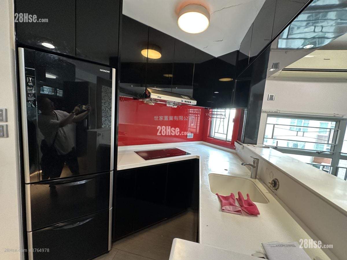 Cascades Sell 2 Bedrooms , 1 Bathroom 539 ft²