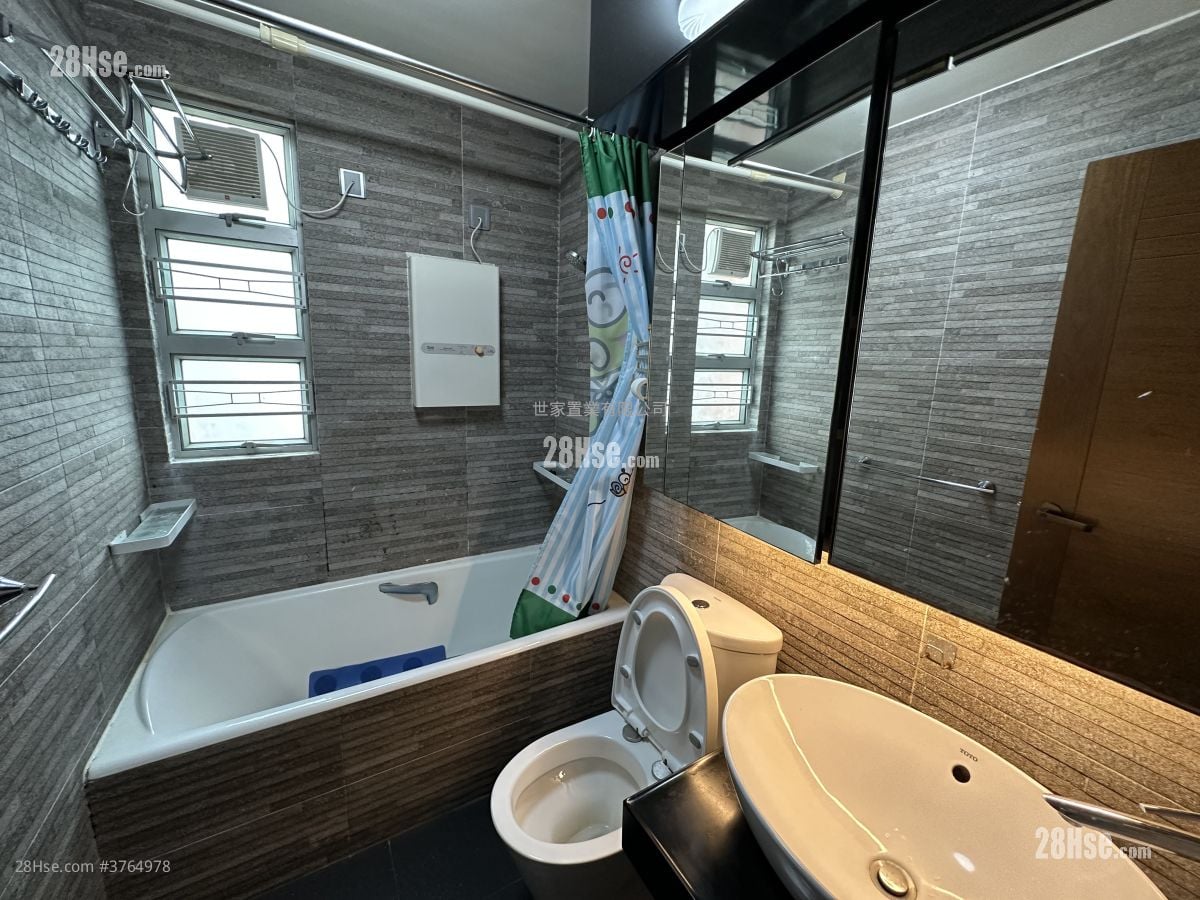 Cascades Sell 2 Bedrooms , 1 Bathroom 539 ft²