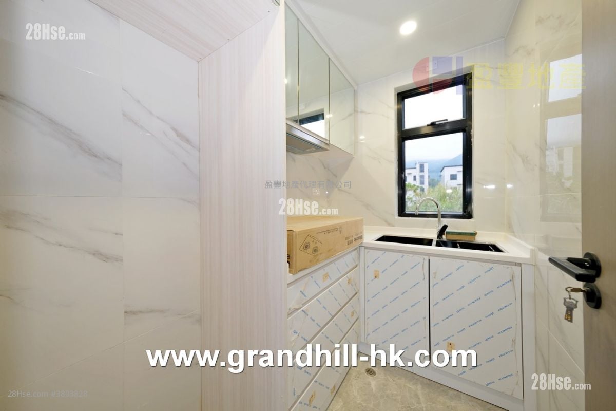 村屋 售盤 3 房 , 2 浴室