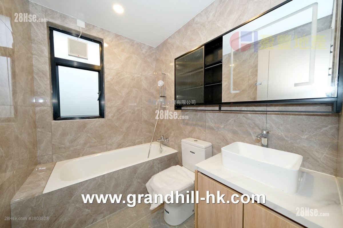 村屋 售盤 3 房 , 2 浴室