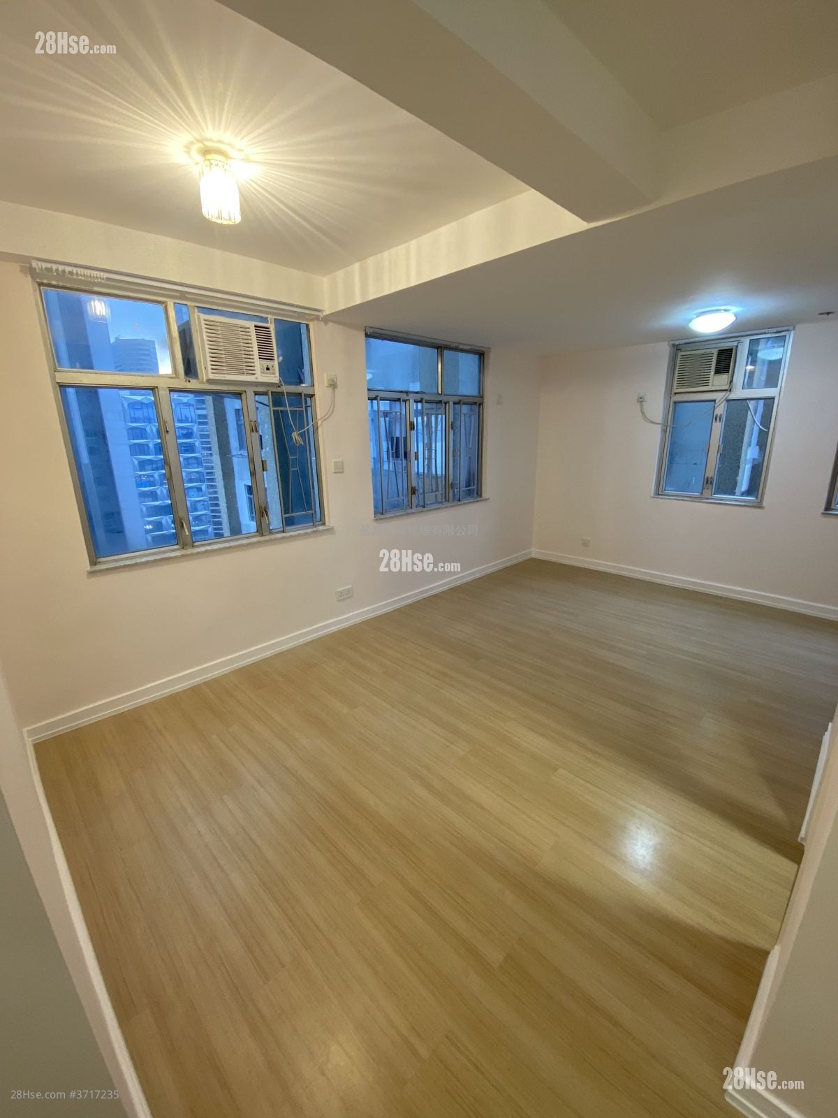 湾景中心大厦 租盘 开放式间隔 , 1 浴室 357 平方尺