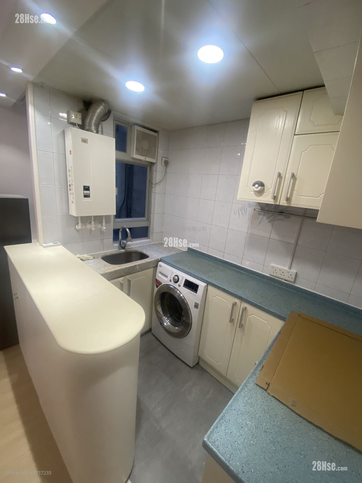 湾景中心大厦 租盘 开放式间隔 , 1 浴室 357 平方尺