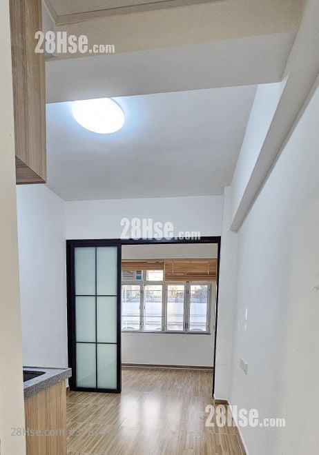 唐楼 租盘 180 平方尺