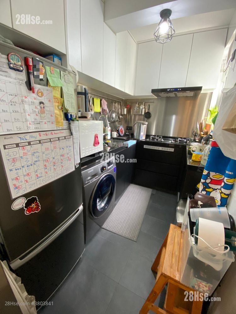 Ka Shun Court Sell 2 Bedrooms , 1 Bathroom 449 ft²