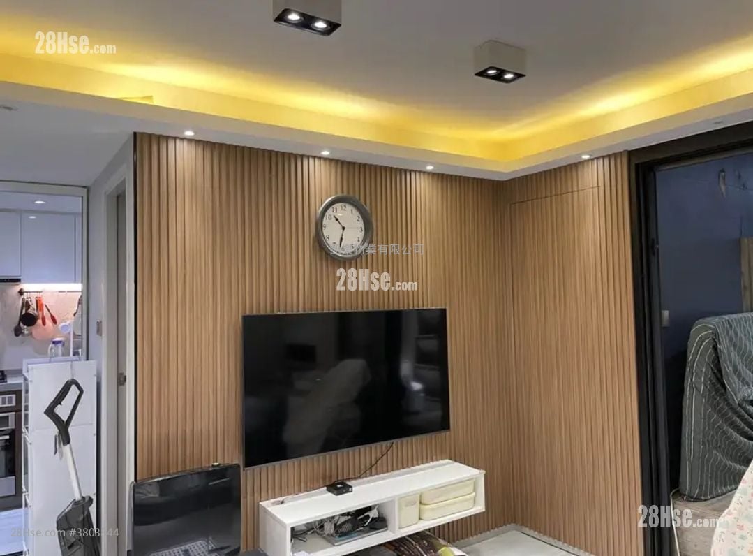 Lai Yan Court Sell 2 Bedrooms , 1 Bathroom 432 ft²