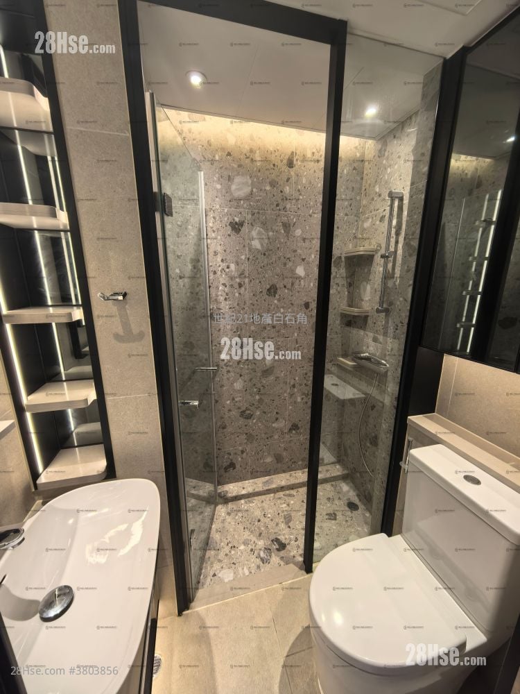 Silicon Hill Rental Studio 218 ft²