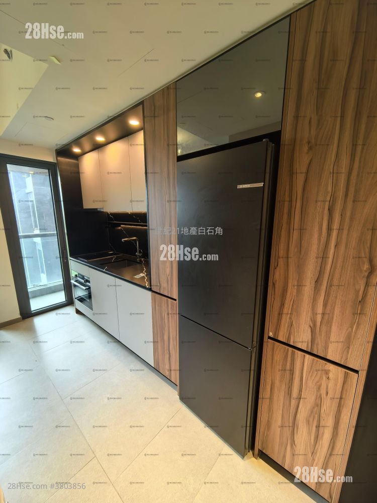 Silicon Hill Rental Studio 218 ft²