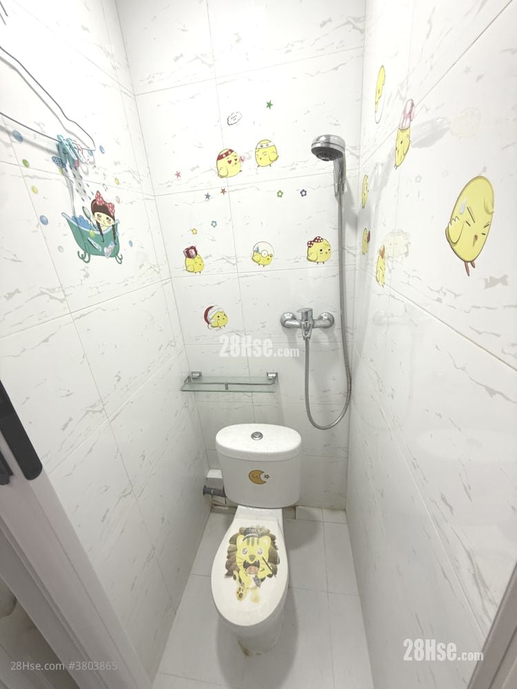 工人房内的厕所