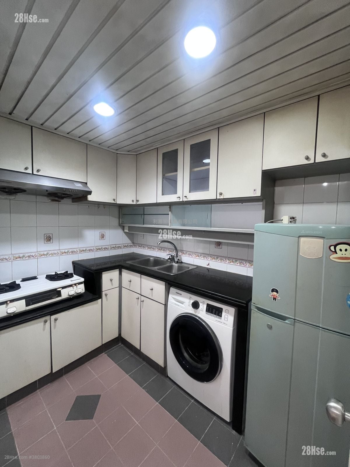 Greenview Court Sell 3 Bedrooms , 2 Bathrooms 703 ft²