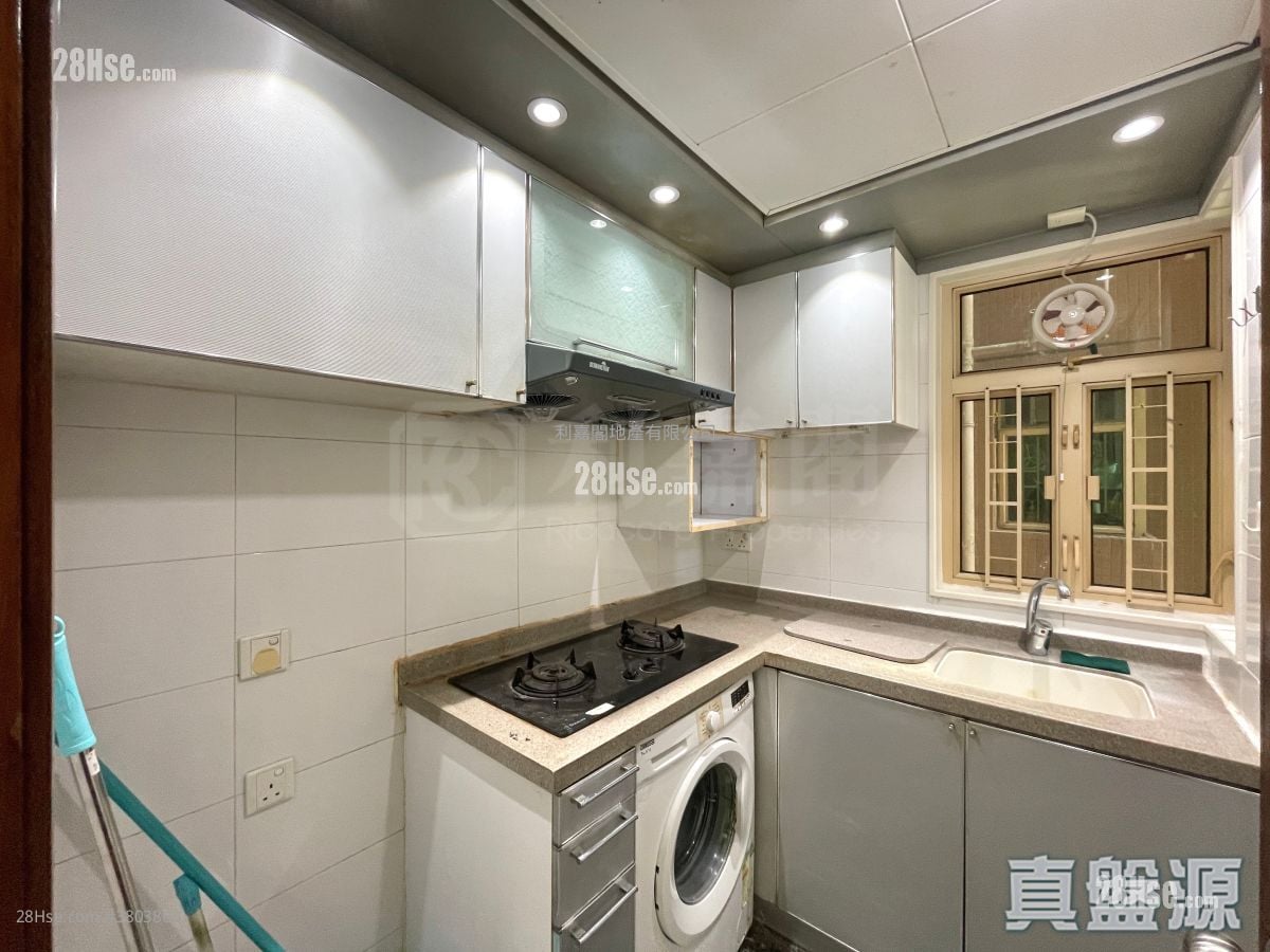 La Cite Noble Rental 434 ft²