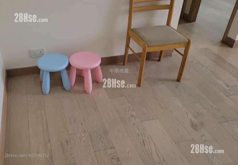 Lions Rise Sell 2 Bedrooms 567 ft²