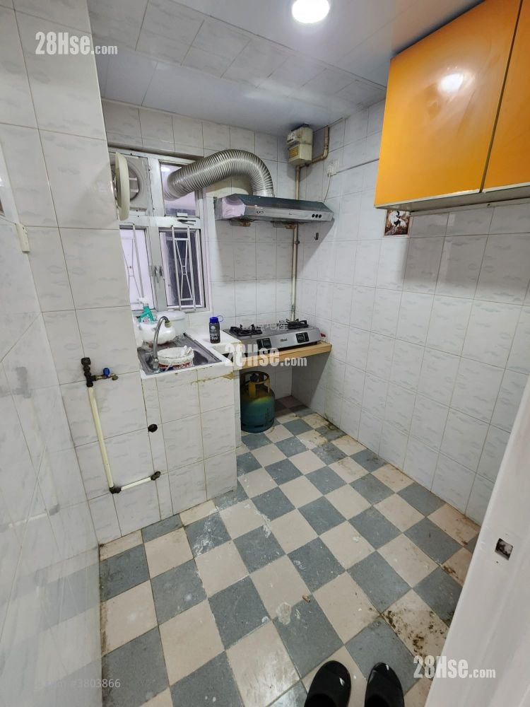 Loong King Mansion Rental 2 Bedrooms , 1 Bathroom 386 ft²