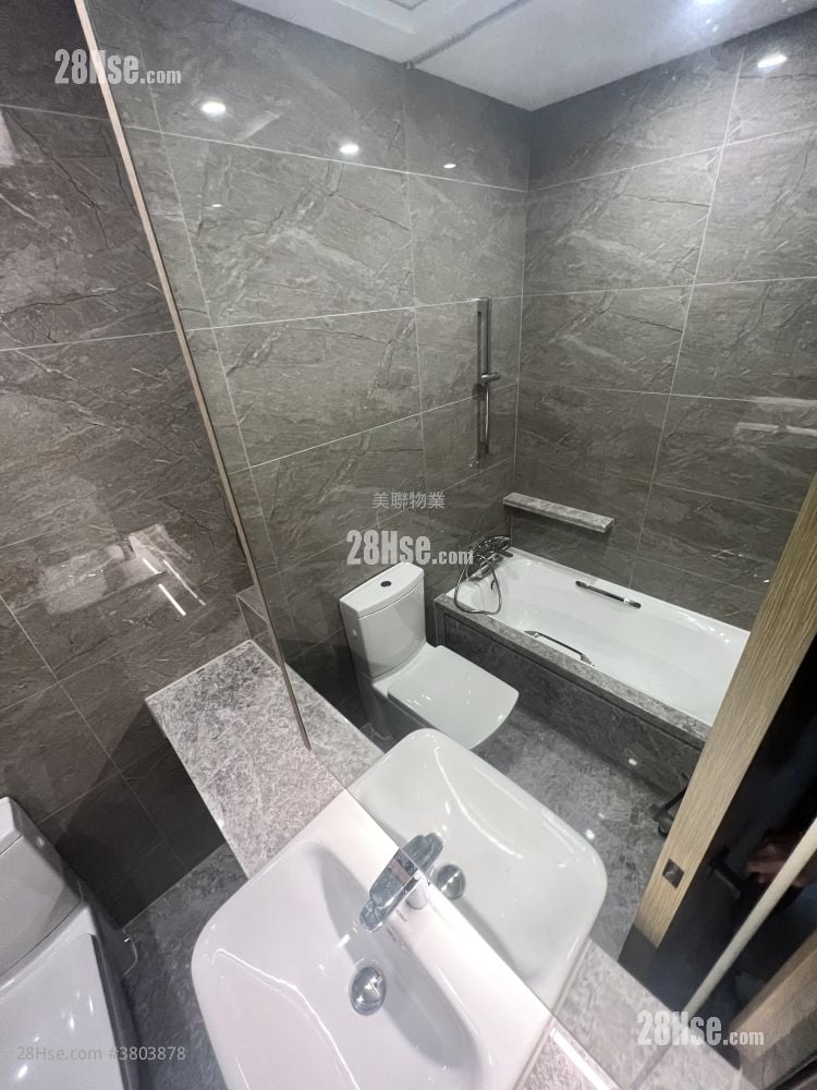 海日湾 II 售盘 3 房 1,058 平方尺