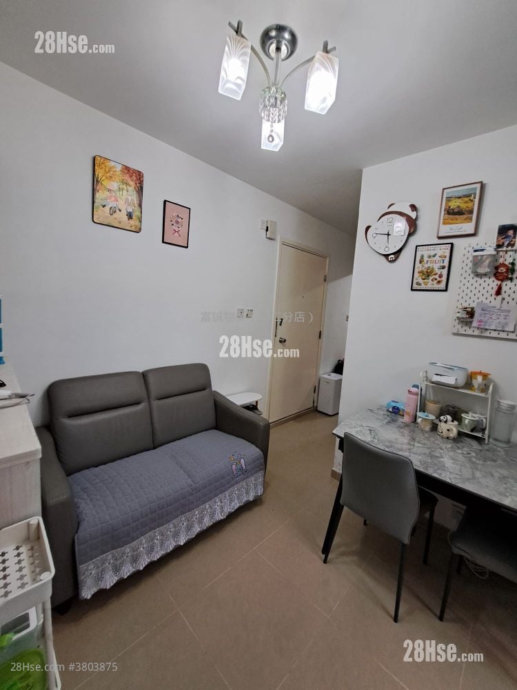 Yau Chui Court Sell 2 Bedrooms , 1 Bathroom 401 ft²
