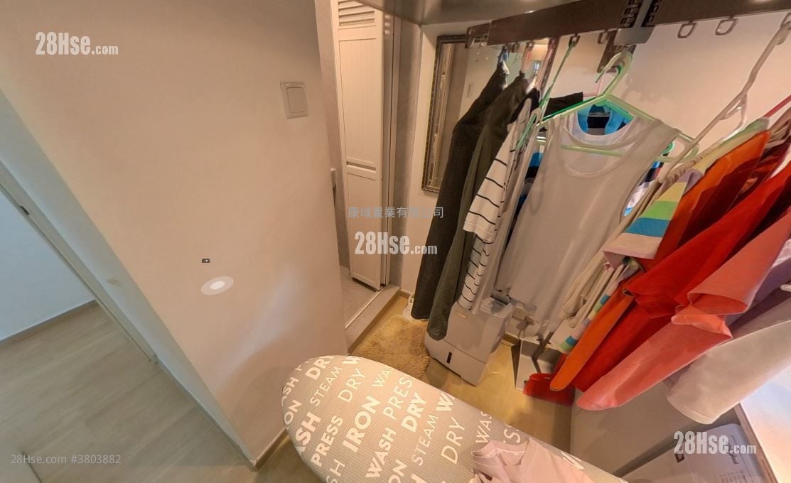 Flourish Court Sell 960 ft²