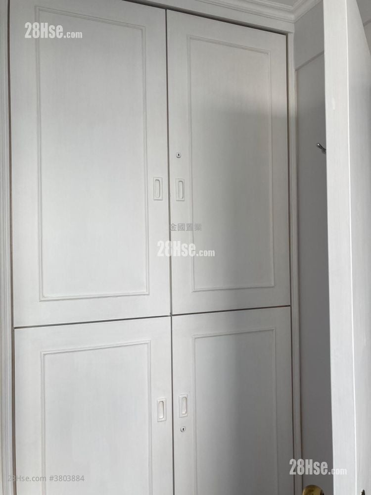 Luna Court Rental 2 Bedrooms , 1 Bathroom 447 ft²