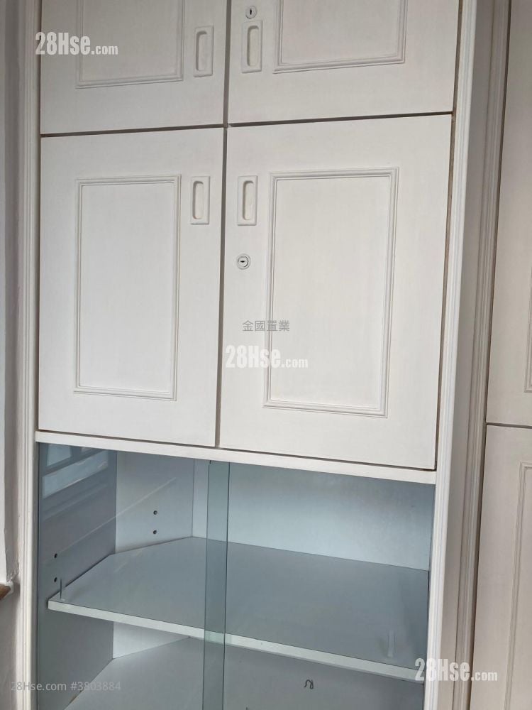 Luna Court Rental 2 Bedrooms , 1 Bathroom 447 ft²