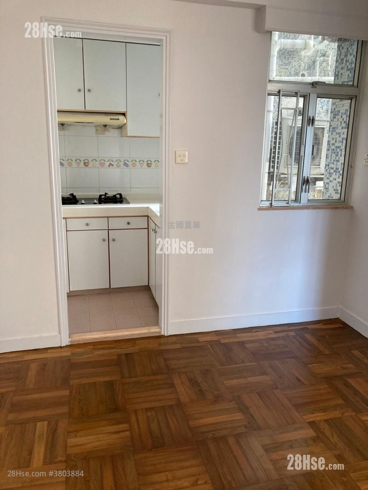 Luna Court Rental 2 Bedrooms , 1 Bathroom 447 ft²