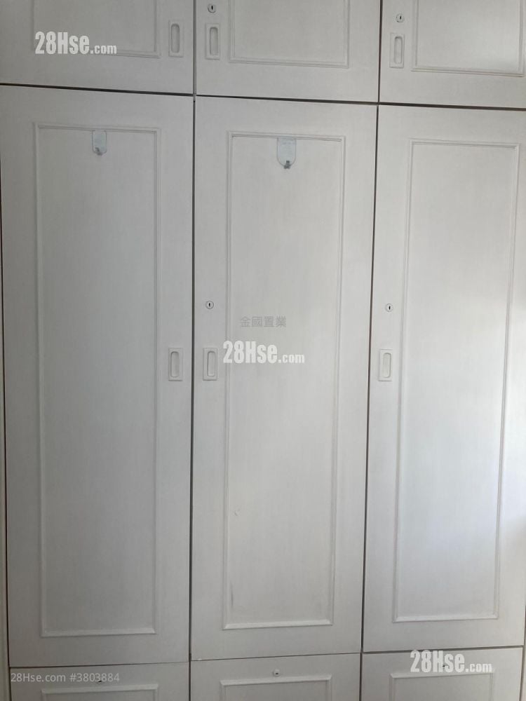 Luna Court Rental 2 Bedrooms , 1 Bathroom 447 ft²