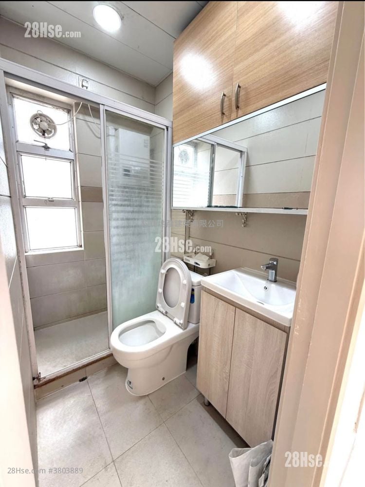 Hung Tat Building Rental 2 Bedrooms , 1 Bathroom 314 ft²