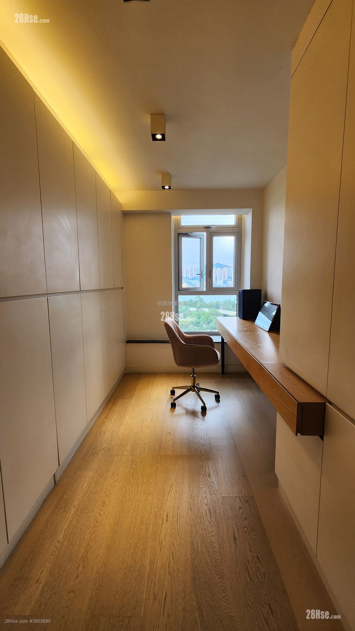 太古城 售盘 4 房 , 3 浴室 1,114 平方尺