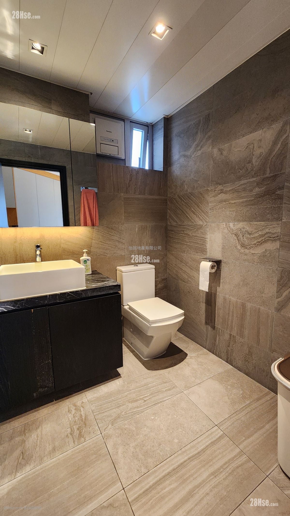 太古城 售盘 4 房 , 3 浴室 1,114 平方尺