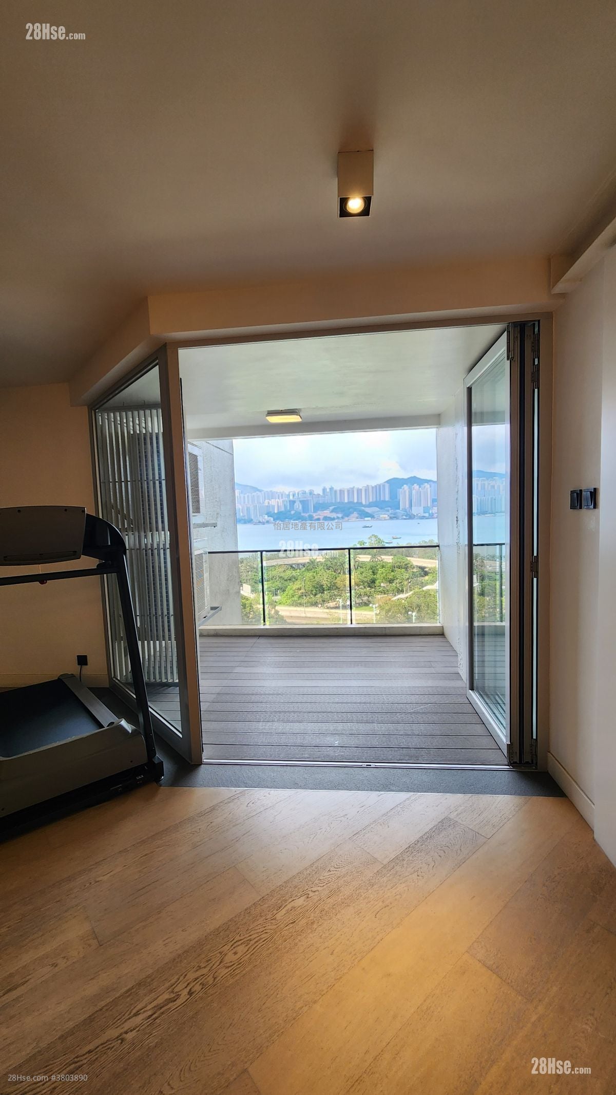 太古城 售盘 4 房 , 3 浴室 1,114 平方尺