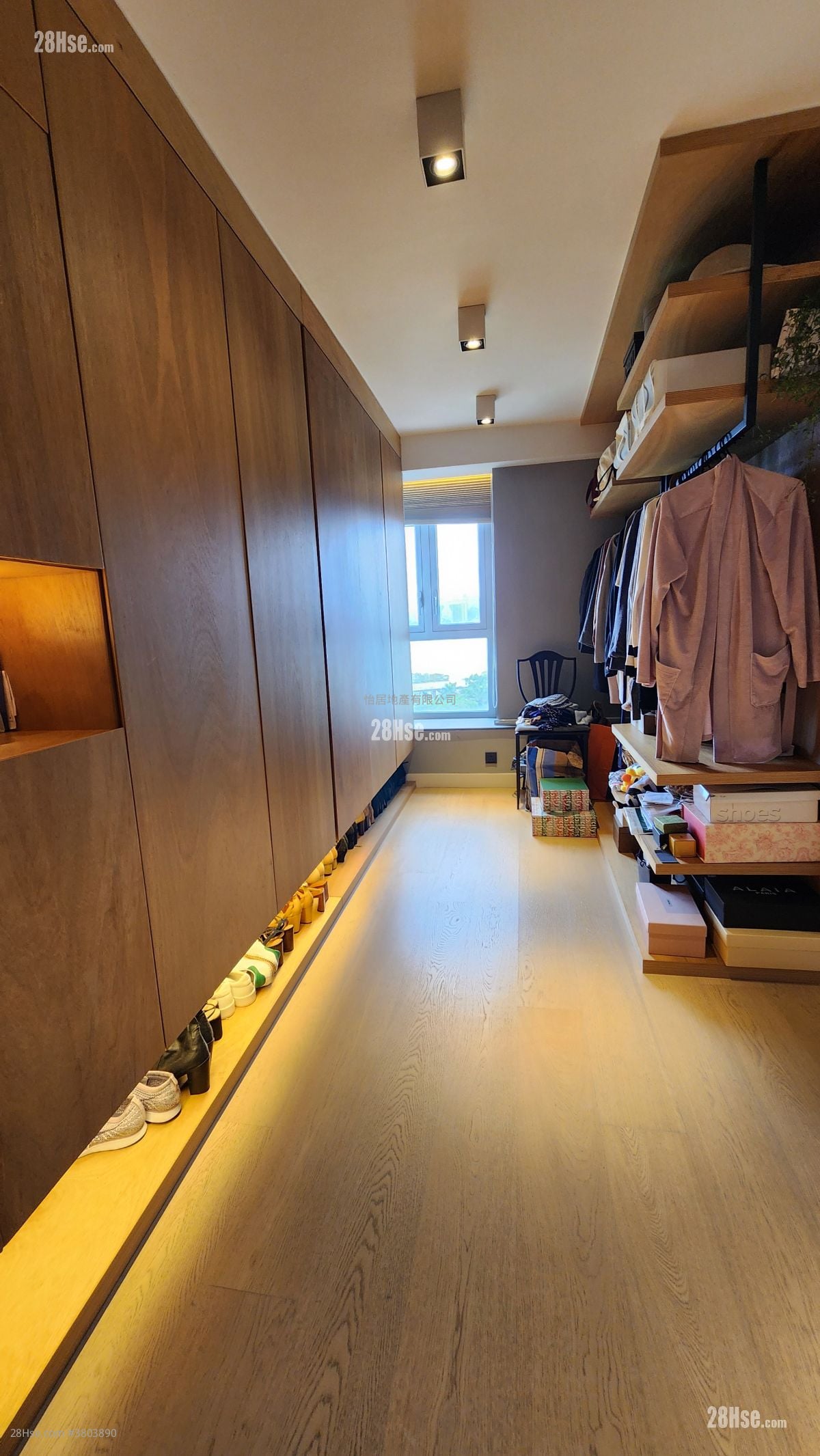 太古城 售盘 4 房 , 3 浴室 1,114 平方尺