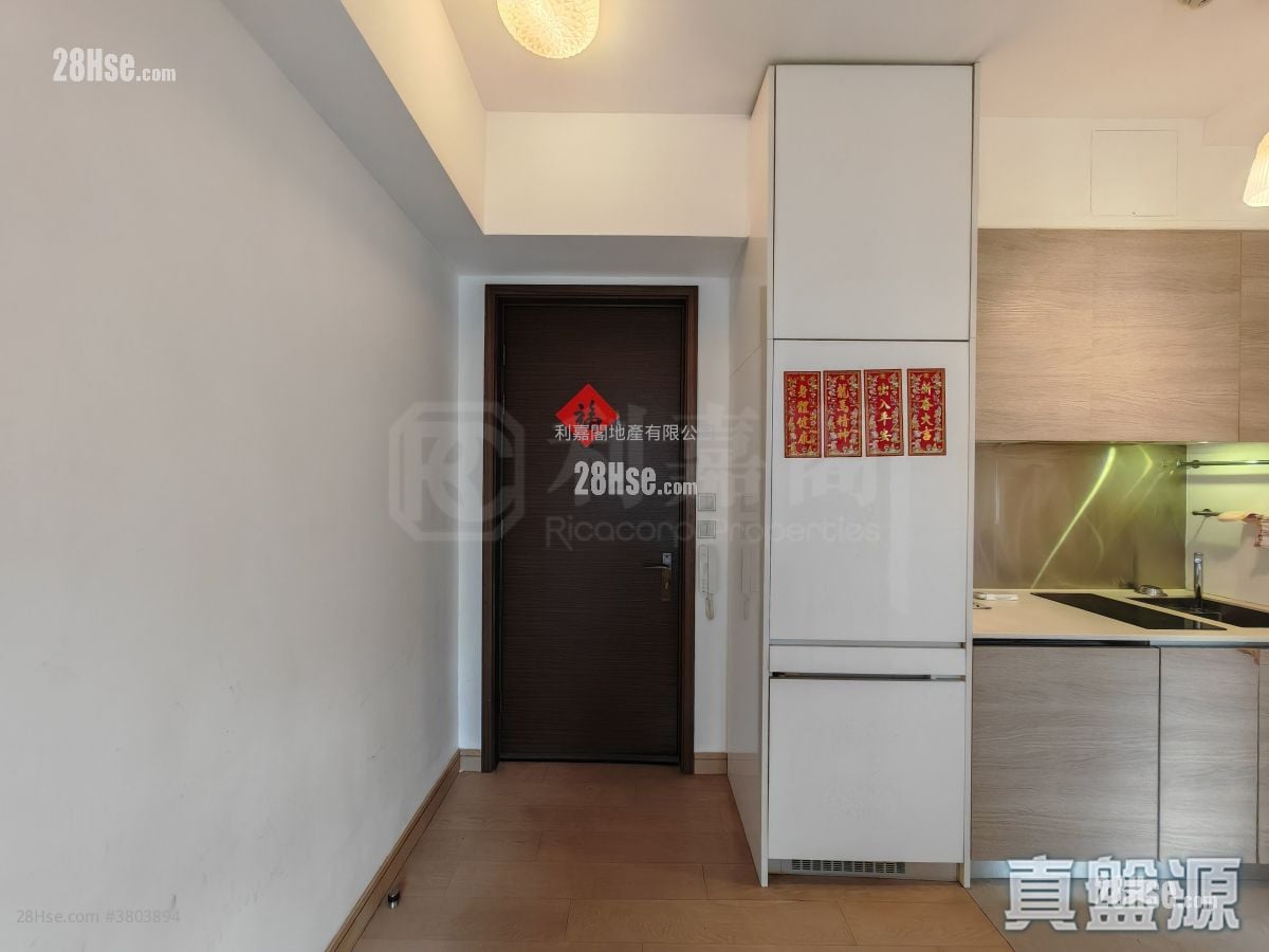 The Reach Sell 2 Bedrooms 357 ft²