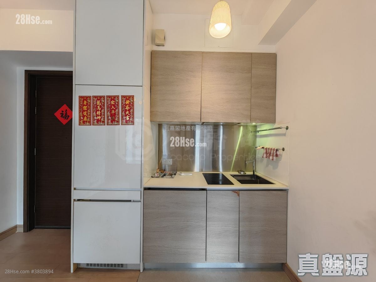 The Reach Sell 2 Bedrooms 357 ft²