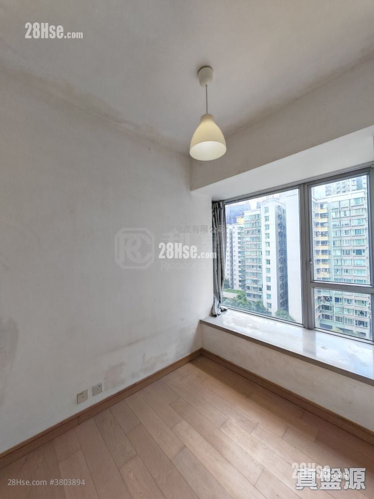 The Reach Sell 2 Bedrooms 357 ft²