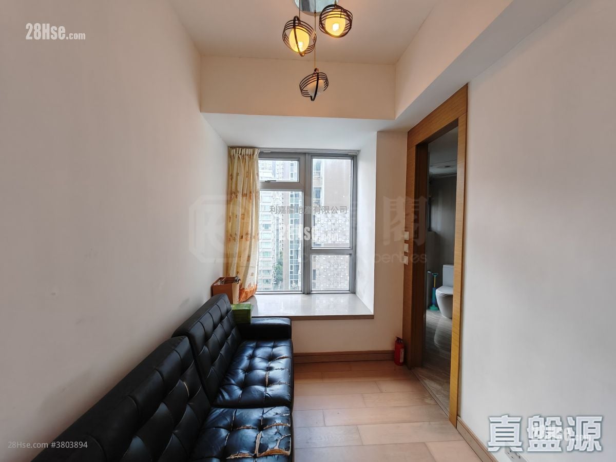 The Reach Sell 2 Bedrooms 357 ft²