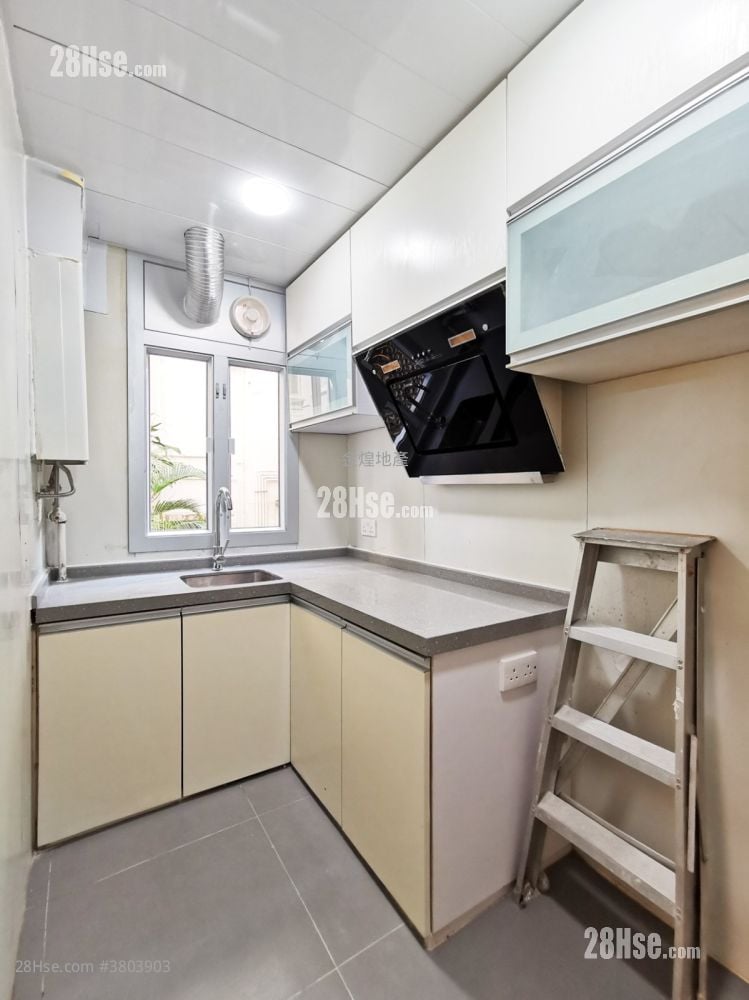 Beverly House Rental 3 Bedrooms 754 ft²