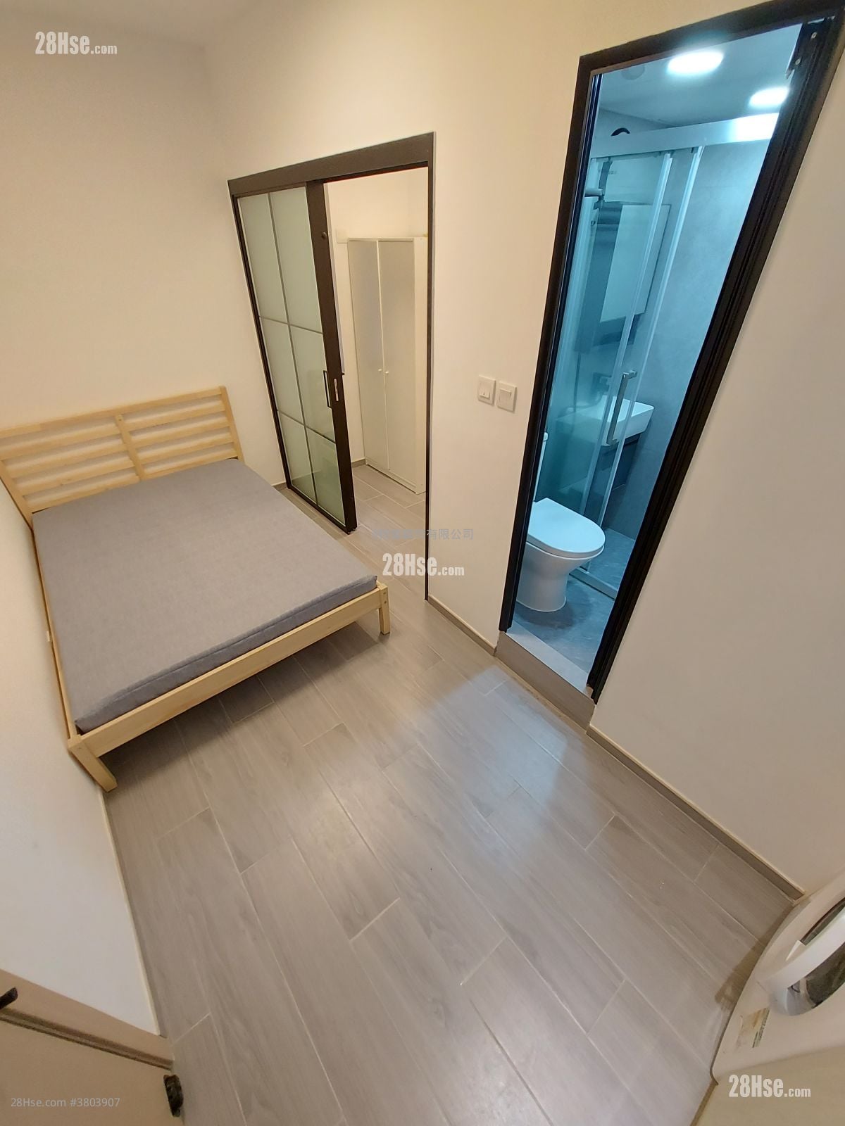 Companion Court Rental 1 Bedroom , 1 Bathroom 160 ft²