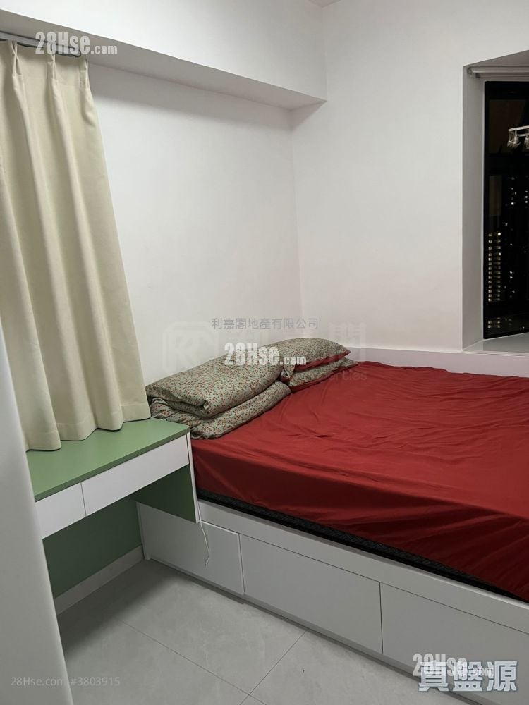 Mayfair Gardens Rental 3 Bedrooms , 1 Bathroom 525 ft²