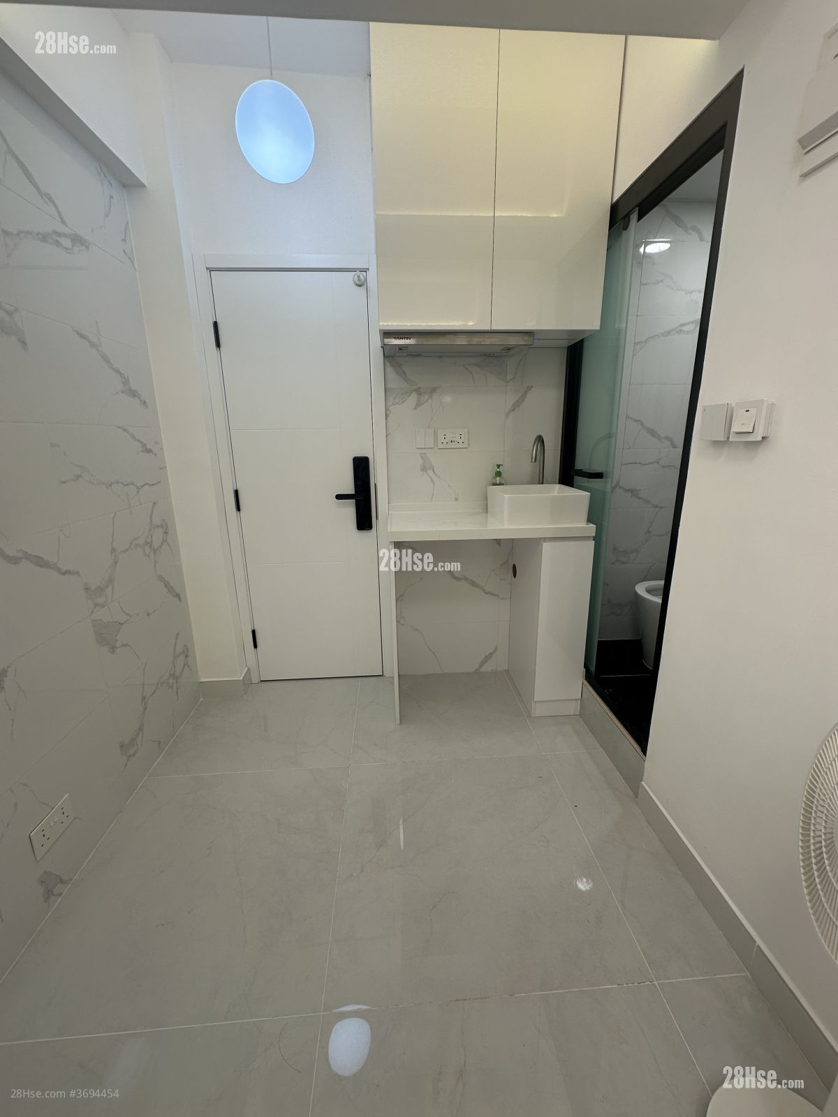 文昌楼 租盘 880 平方尺