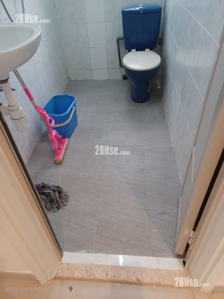 Foon Tak Building Rental 2 Bedrooms , 1 Bathroom 355 ft²