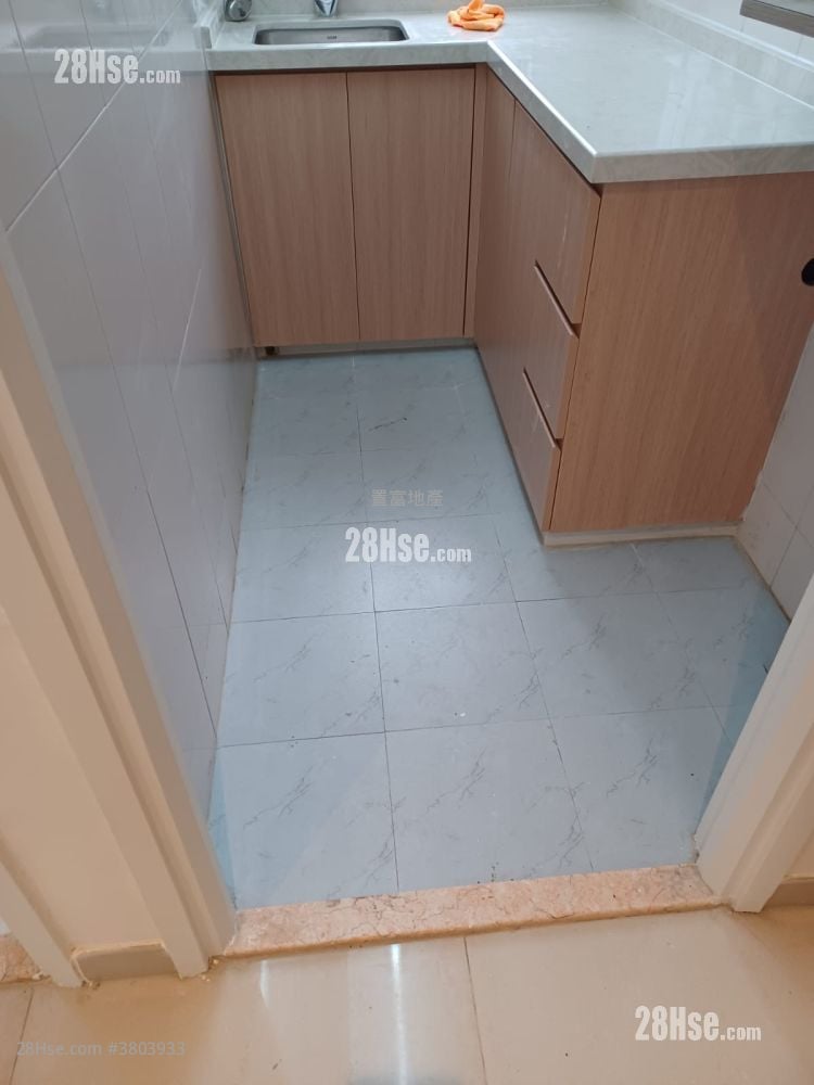 Foon Tak Building Rental 2 Bedrooms , 1 Bathroom 355 ft²