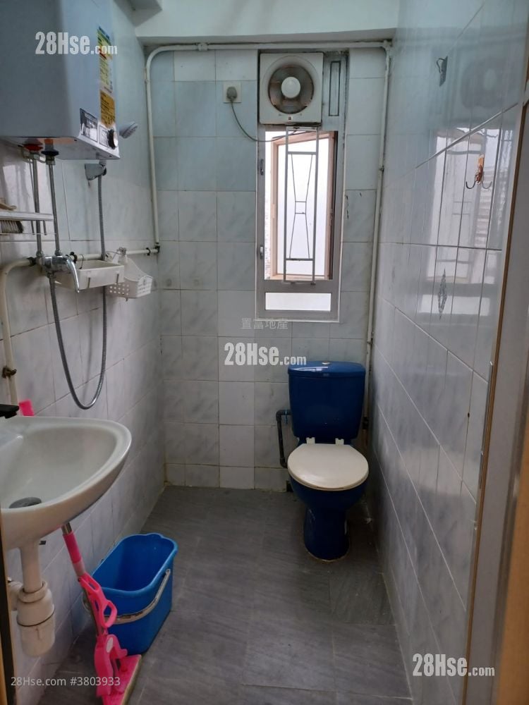 Foon Tak Building Rental 2 Bedrooms , 1 Bathroom 355 ft²