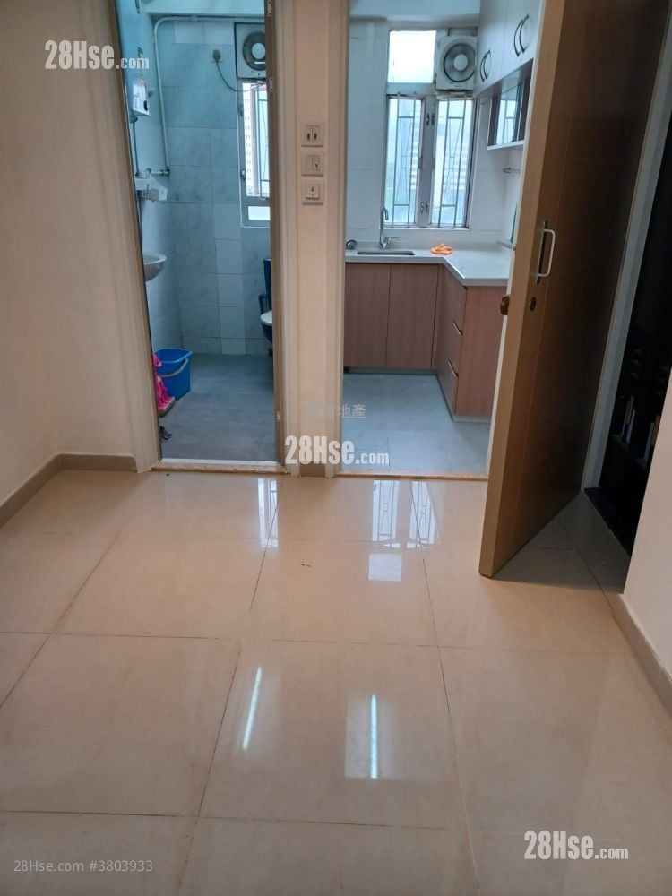 Foon Tak Building Rental 2 Bedrooms , 1 Bathroom 355 ft²